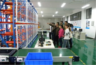 我院现代化的物流仓储实训室